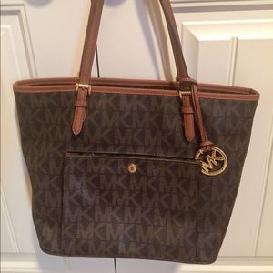 Michael Kors signature jet set tote Large